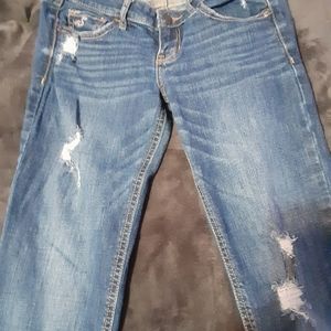 Distressed skinny jeans